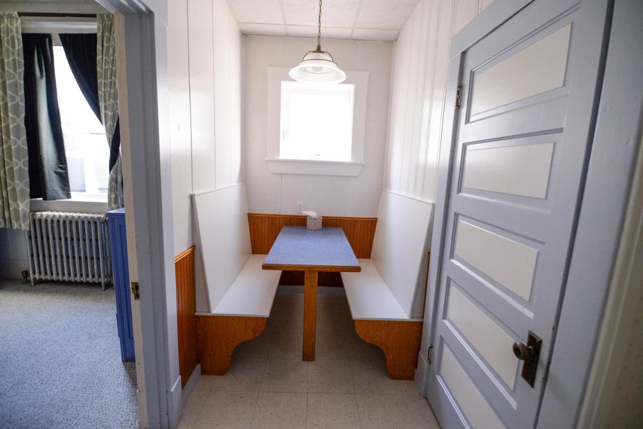 Brown & Hawkins Historical Apartments Seward Extérieur photo