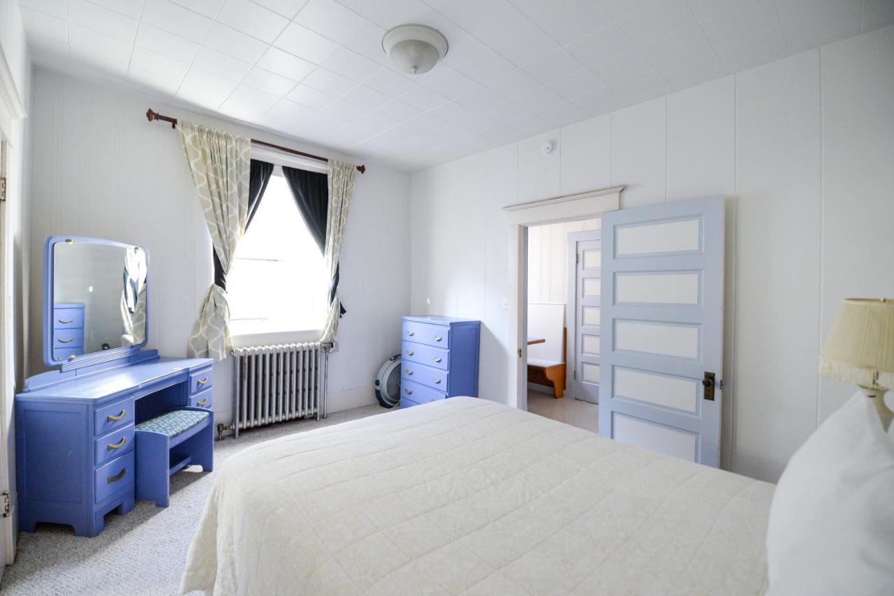 Brown & Hawkins Historical Apartments Seward Extérieur photo