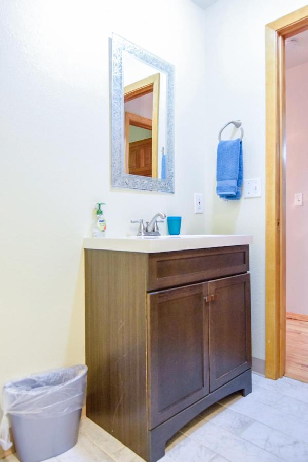 Brown & Hawkins Historical Apartments Seward Extérieur photo