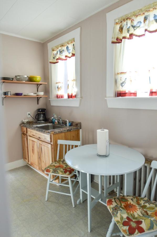 Brown & Hawkins Historical Apartments Seward Extérieur photo