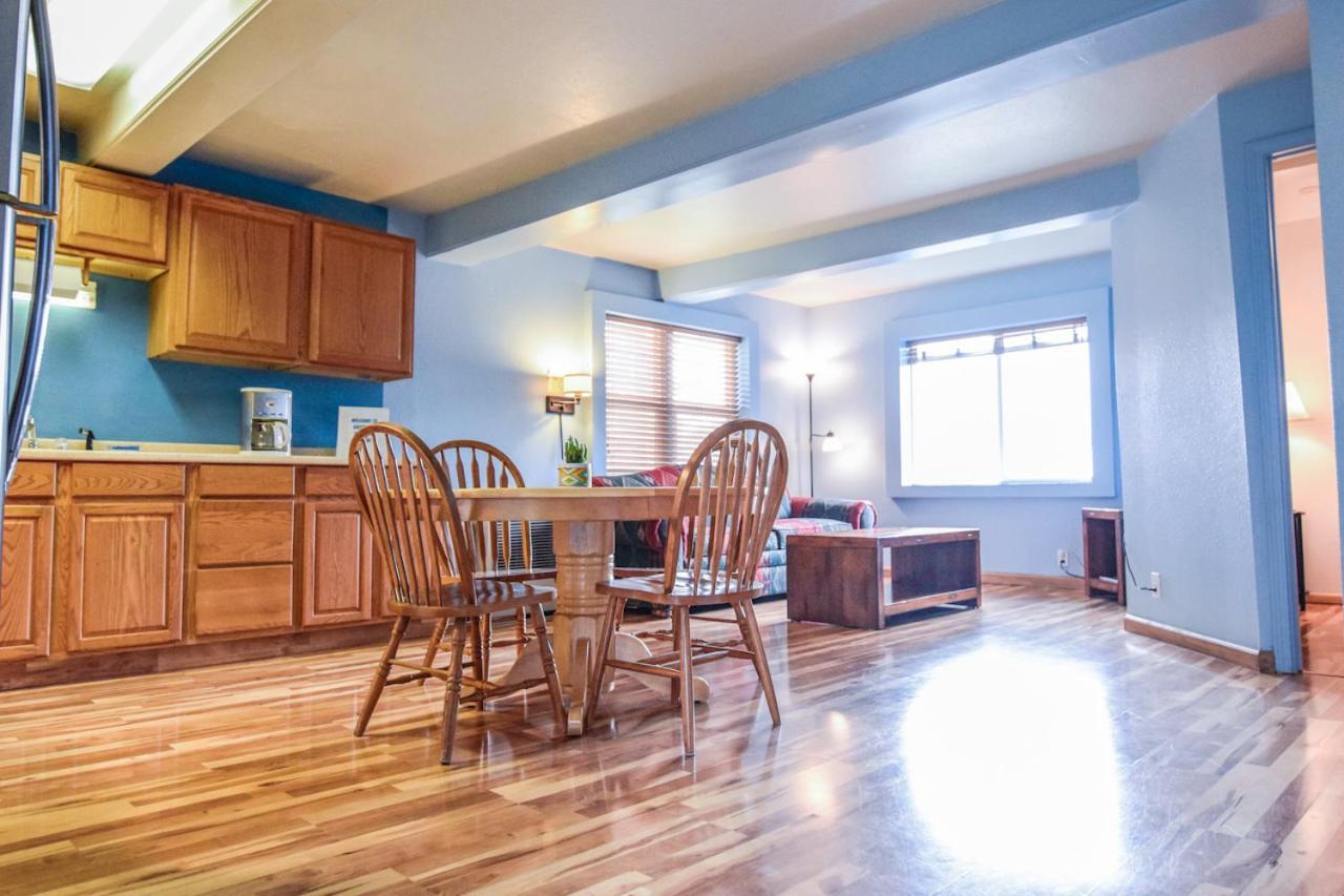 Brown & Hawkins Historical Apartments Seward Extérieur photo